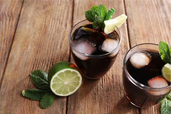 cuba libre kólával és limemal